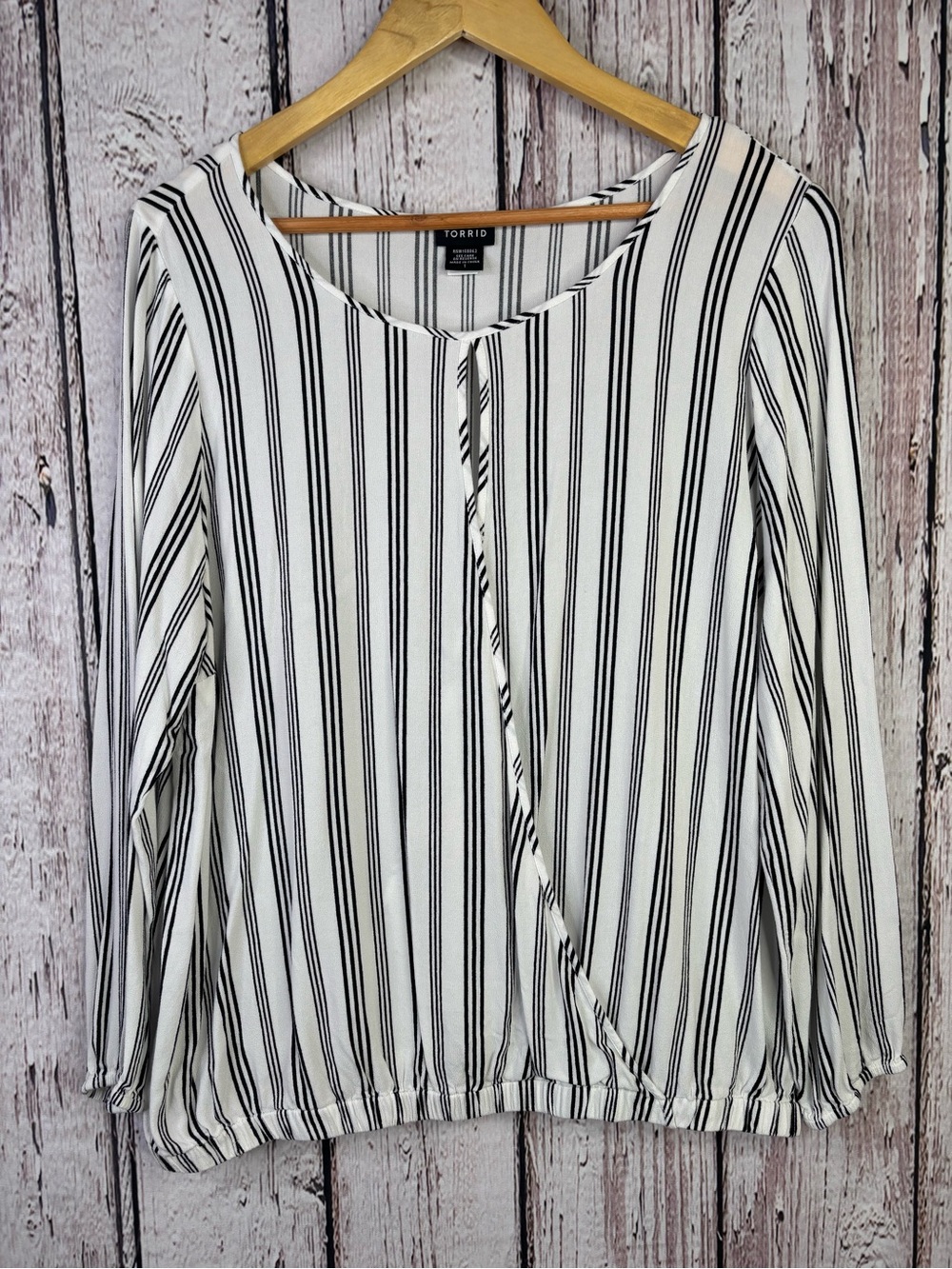 Torrid 1X | 14/16 White Black Striped Surplice Blouse Crepe Fabric *Twisted Hem*